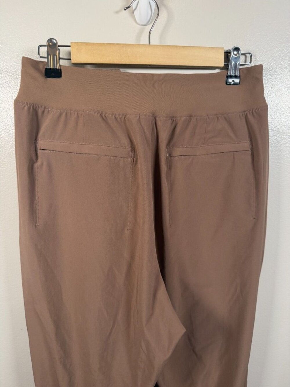 Athleta Cardiff Pants Size 10 Belted Rustic Beige Straight Leg Travel Active - Picture 11 of 14